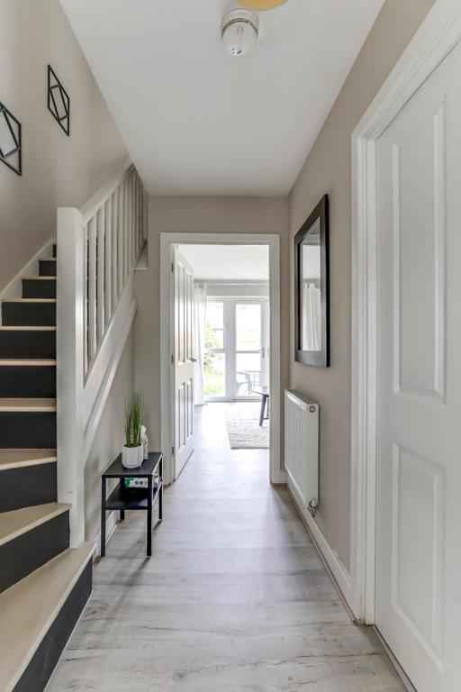 Modern, spacious house near town, Peterborough