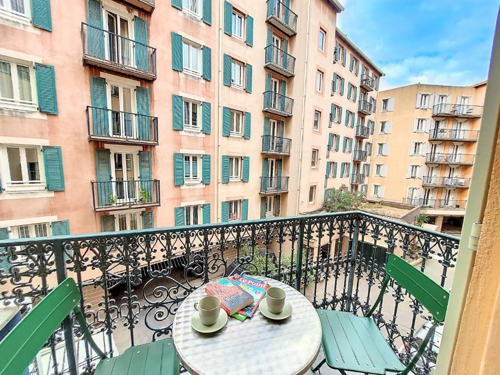 Nestor&Jeeves - PLACE DU PIN - Near Port - Old town - 2