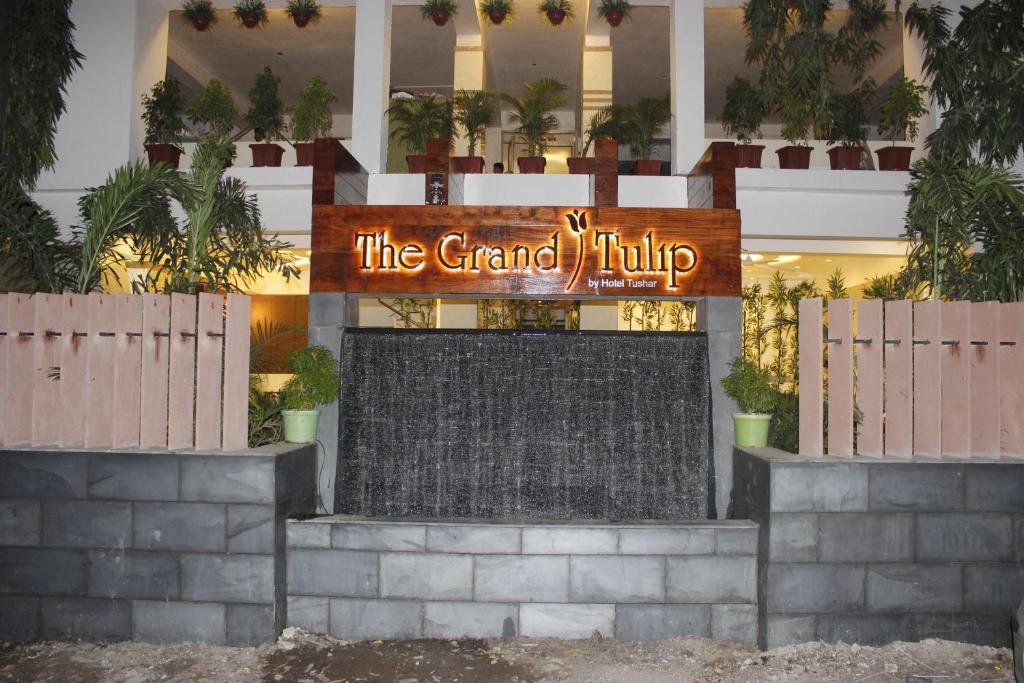 The Grand Tulip, Puné
