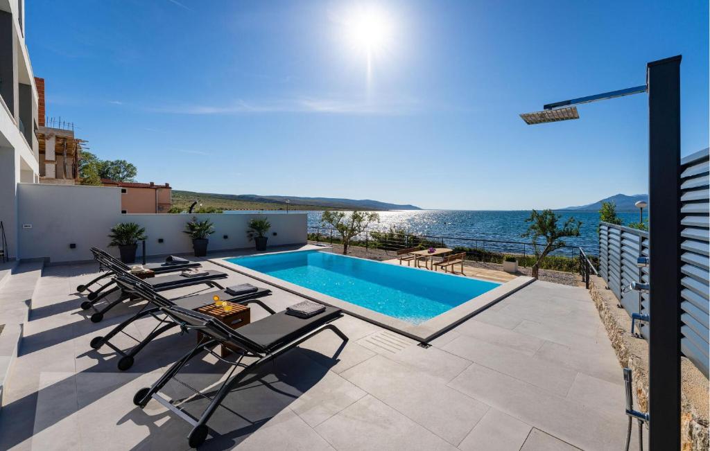 Beautiful Apartment In Rovanjska, Rovanjska