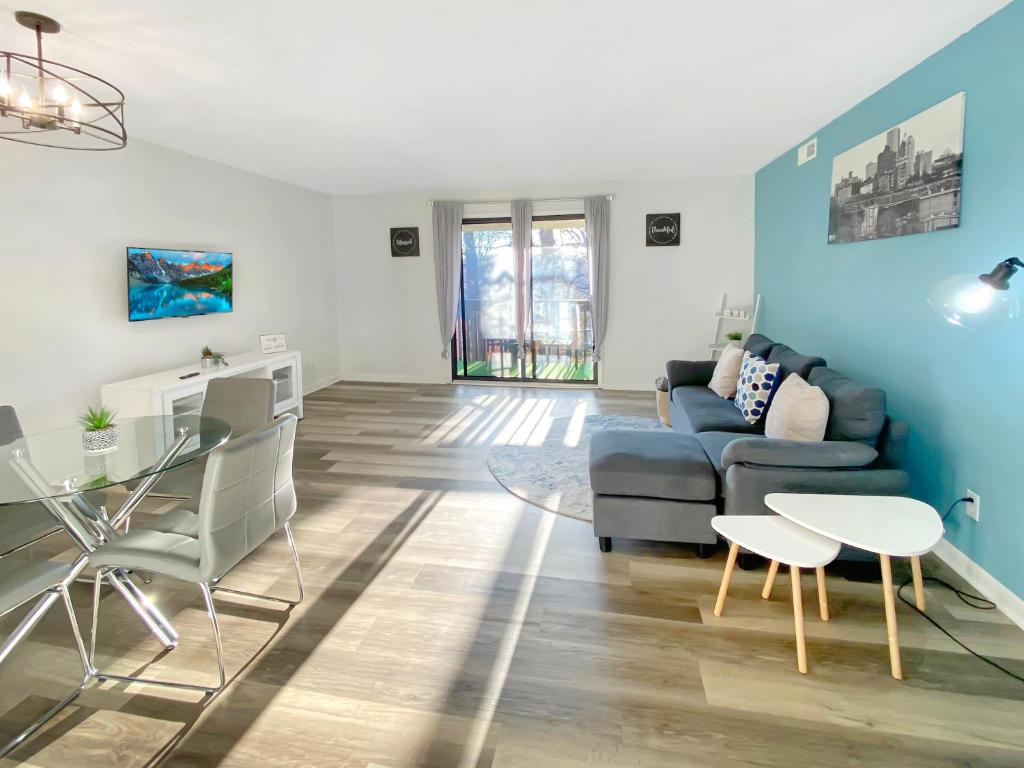 Prime location! Upscale, spacious 2BR-2 full BA Condo, Winston-Salem