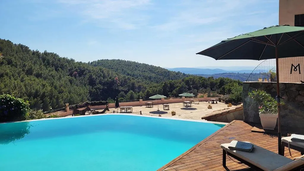 Masia de Matuta, hotel in Vall de Almonacid