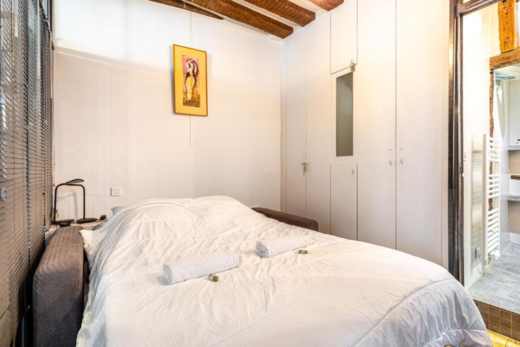 GuestReady - Stone wall stay near Sainte-Chapelle - 4