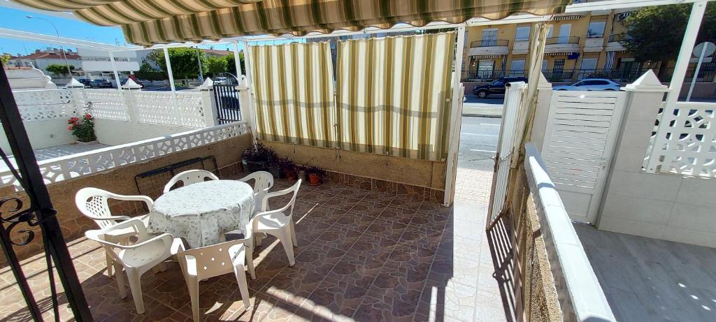 Bungalow Virgen del Pilar en Santa Pola - 3