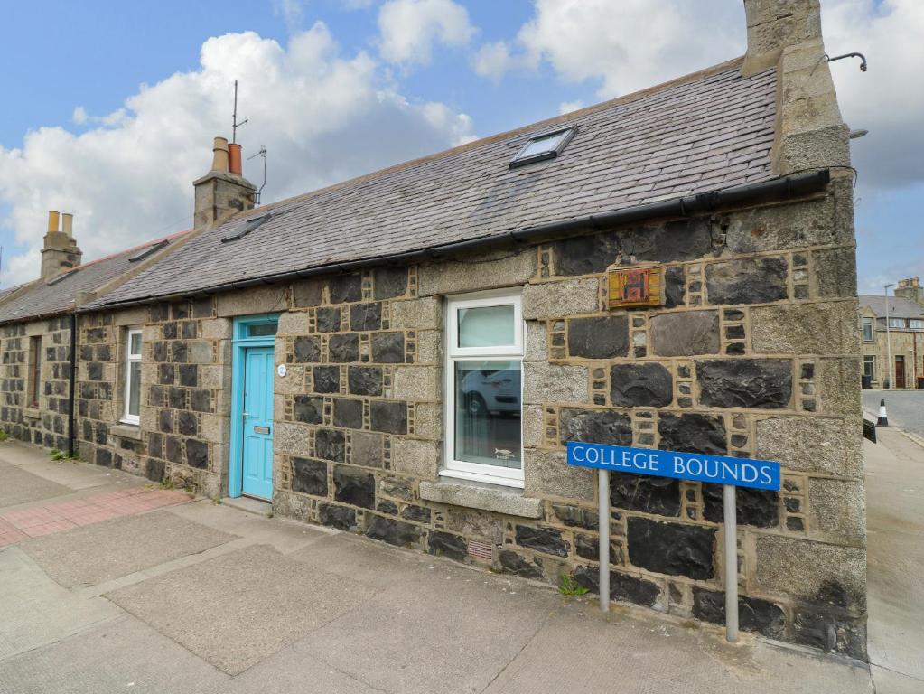 2 College Bounds, Fraserburgh