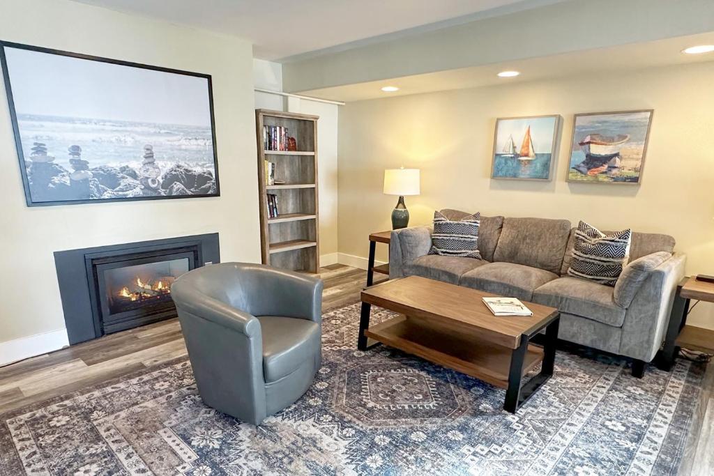 Ocean Front, Sunset at Oregon House, Stairs to the Beach!, Searose Beach