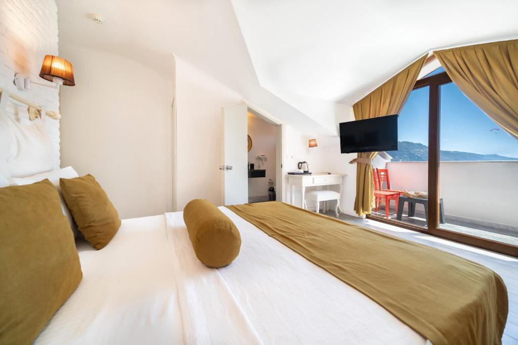 Ata Lagoon Beach Hotel — Hotel rooms in Ölüdeniz, Mugla