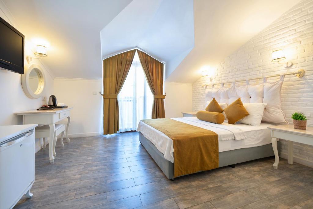 Ata Lagoon Beach Hotel — Hotel rooms in Ölüdeniz, Mugla