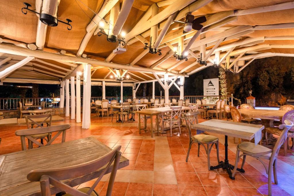 Ata Lagoon Beach Hotel — Restaurant & bars in Ölüdeniz, Mugla