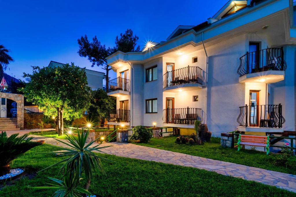 Ata Lagoon Beach Hotel — Hotel building in Ölüdeniz, Mugla