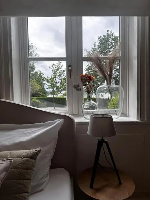 Privates Zimmer in Villa mit Blick auf die Elbe, Hotel in Hamburg