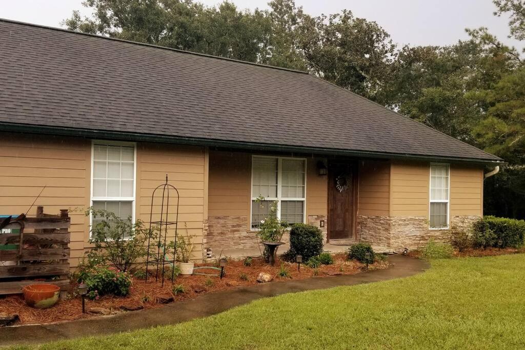 White Squirrel Cottage, Crawfordville