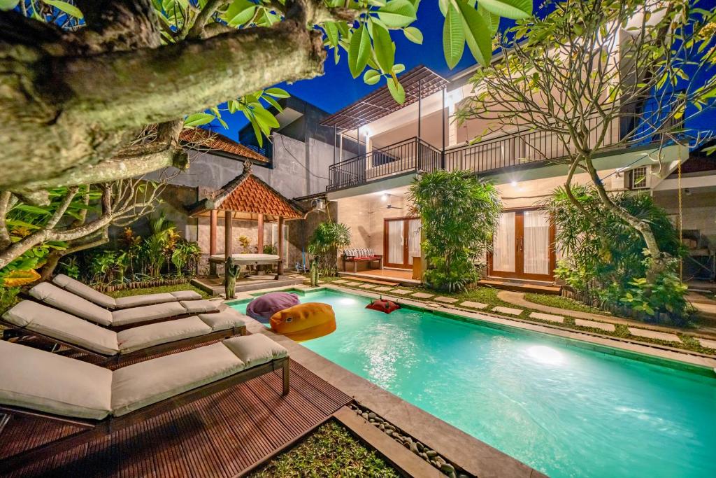 Leluhur 2 - 3BR, Free Nmax, Airport Pick Up and YT Premium, Seminyak