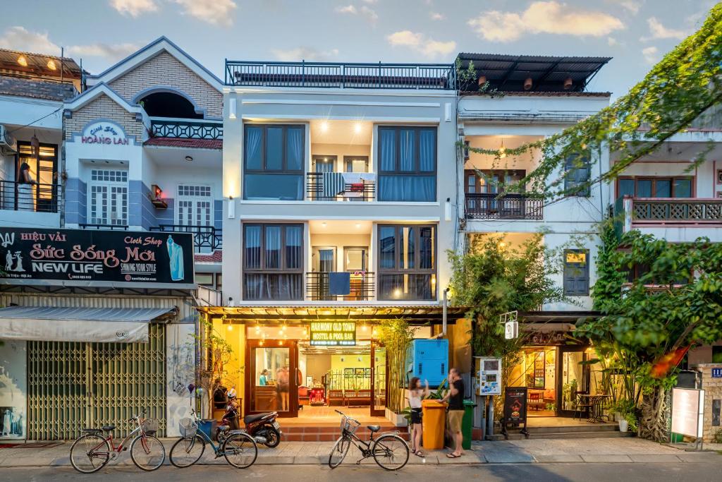 Harmony Old Town Hostel & Pool Bar