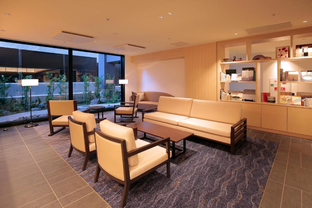 kawasan lounge/TV kongsi