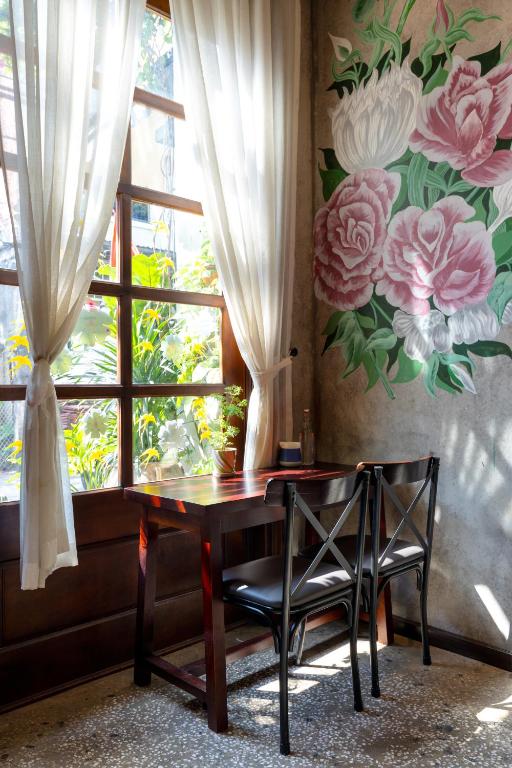 FLOWER BEACHSTAY &#038; COFFEE