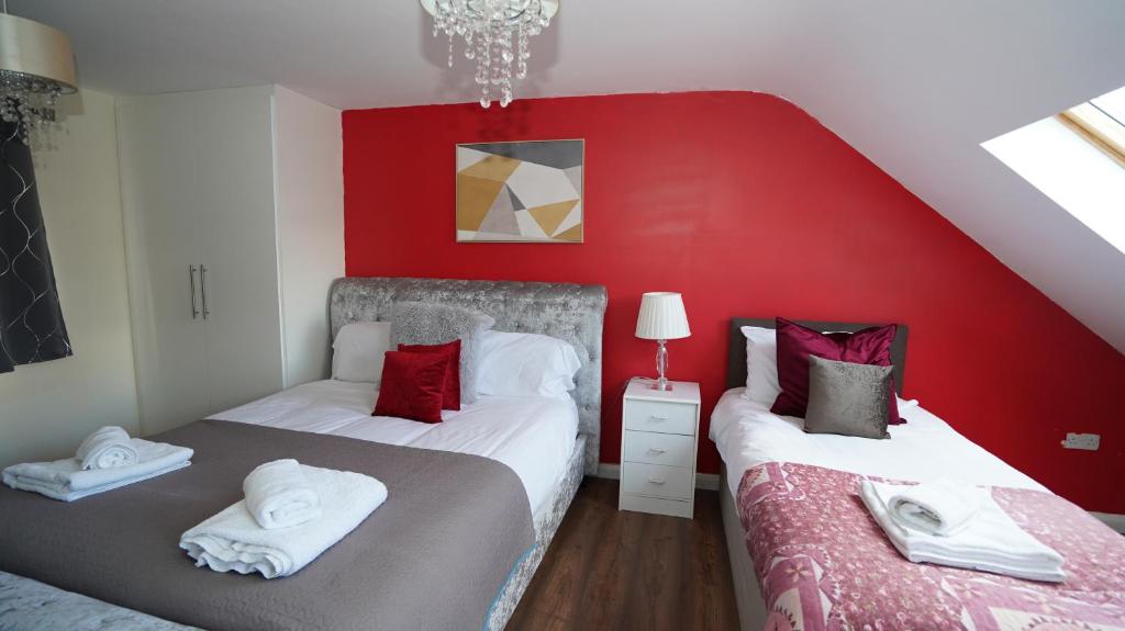 59B Comfortable 3 Bedroom House By Easy 2 Manage, Cranford