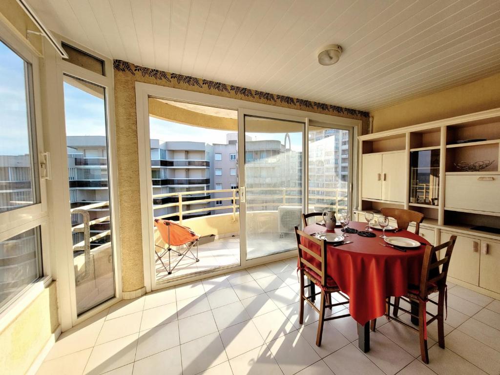 Canet-en-Roussillon T3 - 4 pers, CLIM, WIFI, PARKING, Loggia, 3 étoiles - FR-1-794-139 - 2