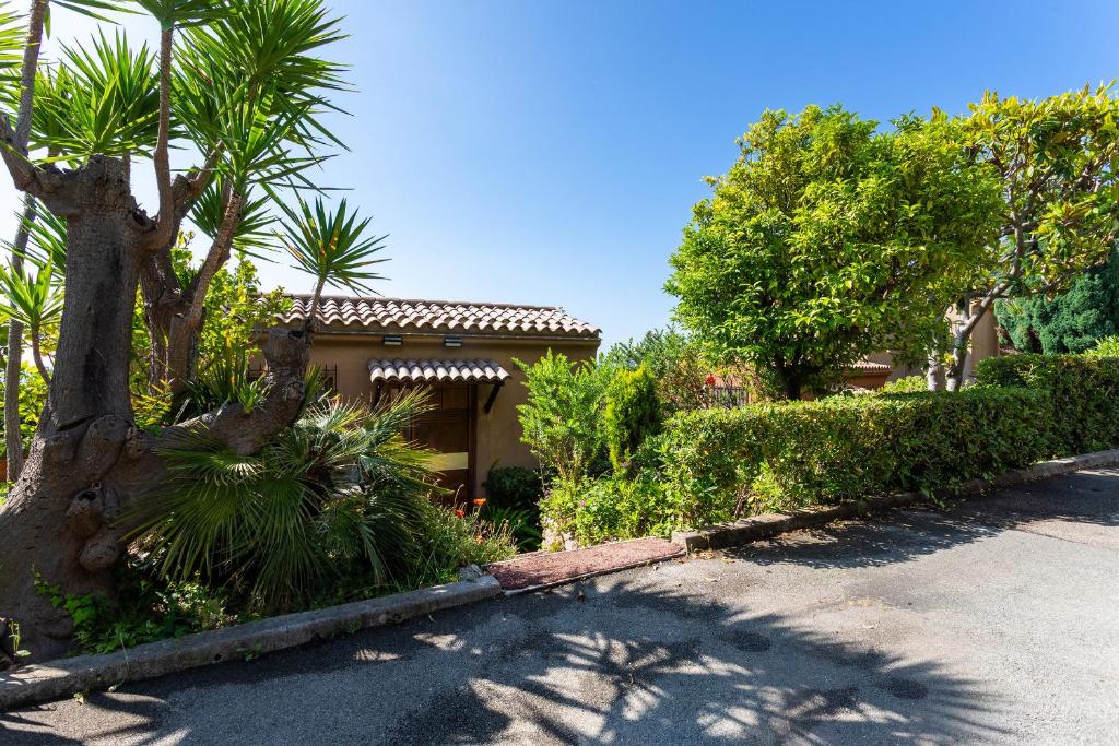 VILLA LA PETITE RESERVE VI4416 By Riviera Holiday - 5