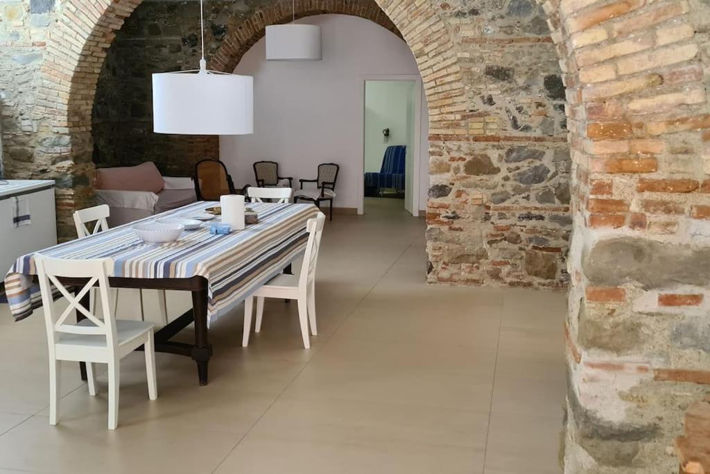 A 20 passi dal mare, Giardini Naxos