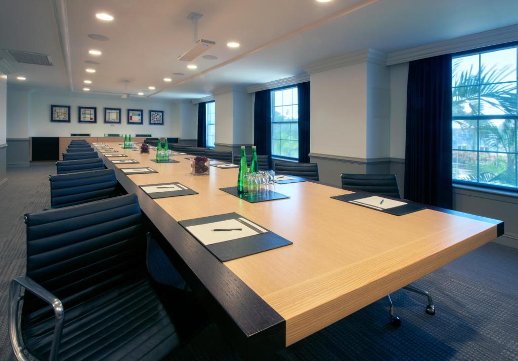 会議室 / ダンスホール