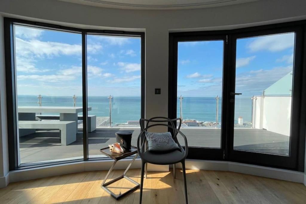 Seasalt - Beach Front Apartment, Woolacombe
