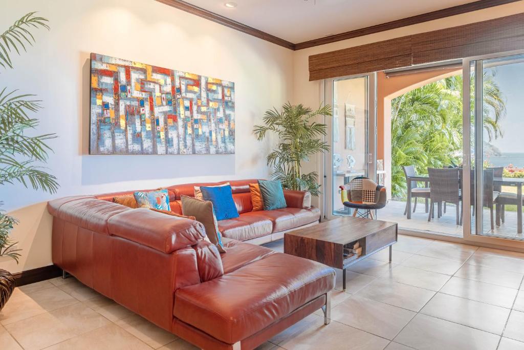 Luxury, ocean view, 3-bedroom condo @ Los Sueños, Herradura