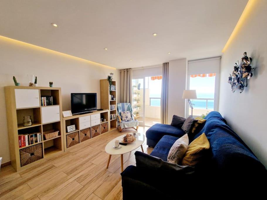 Beachfront Dream: Prime Location with Sea Views - 2