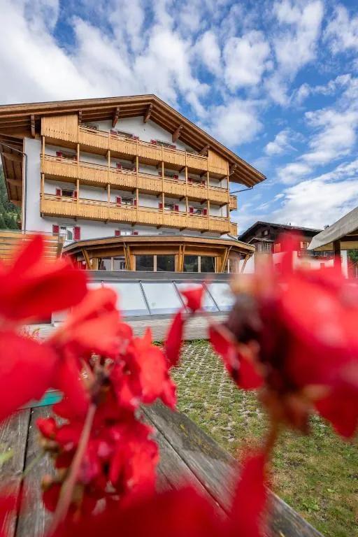 Hotel Crepei, hotel di Pozza di Fassa