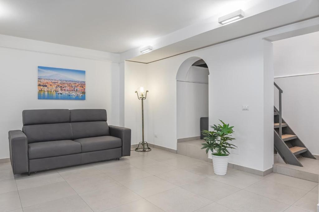 GuestHost - Parco Falcone Borsellino Modern Flat - 3