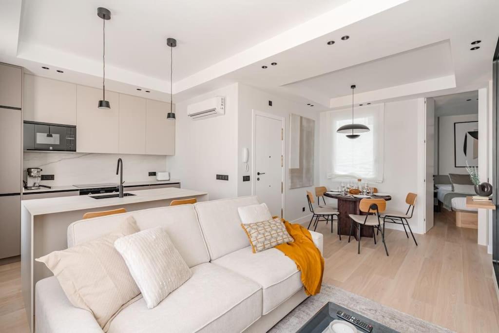 Chueca IV calle Escorial 2BR 2BH - 1