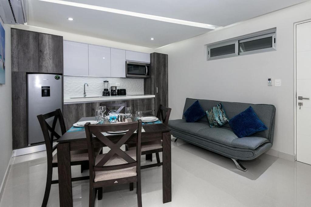 Chhavi Luxury 1 Bdrm great ocean view from roof - 5
