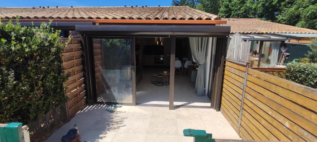 AIGUES-MORTES - AGRÉABLE T.2 - (+ de 40m² ) - 3