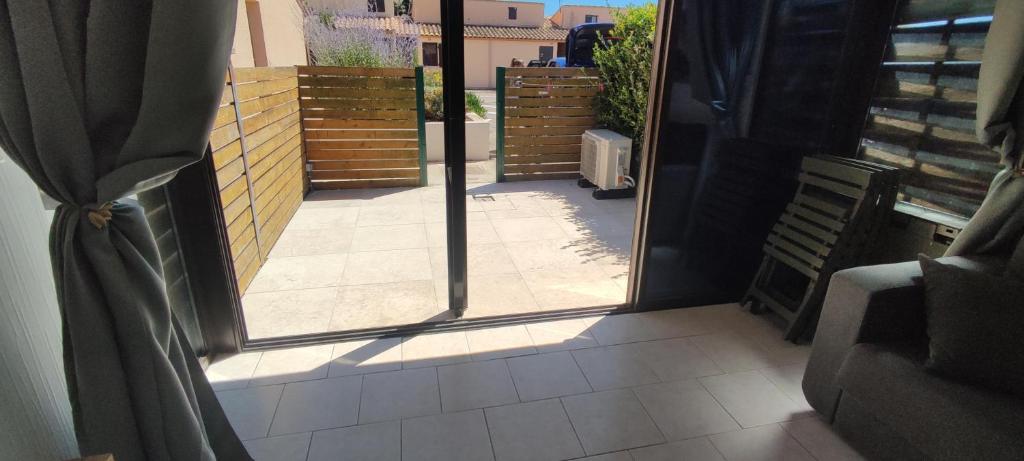 AIGUES-MORTES - AGRÉABLE T.2 - (+ de 40m² ) - 4