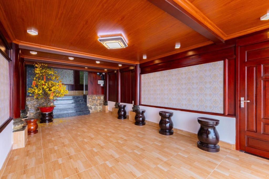 Villa 68 Hạ Long – View Biển – Đi Bộ Ra Biển – Phòng Karaoke Máy Lạnh