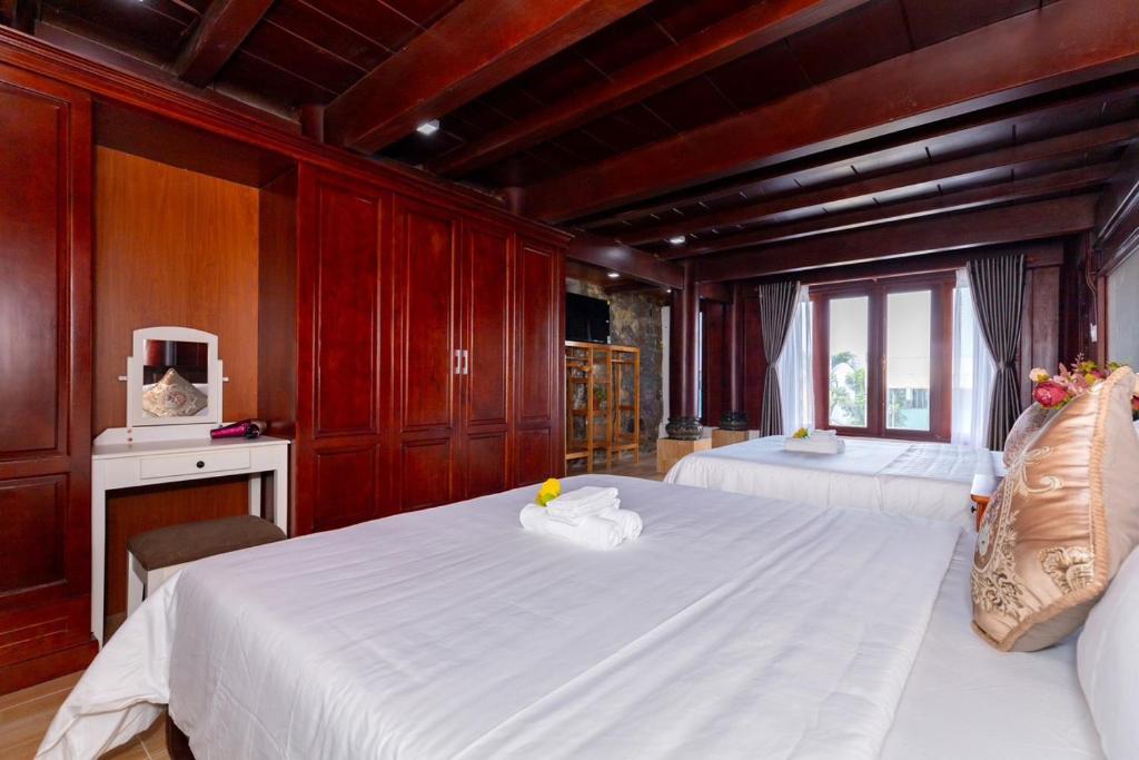 Villa 68 Hạ Long &#8211; View Biển &#8211; Đi Bộ Ra Biển &#8211; Phòng Karaoke Máy Lạnh