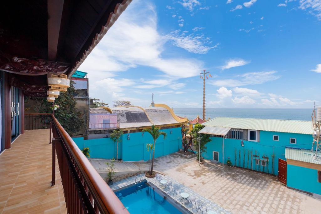 Villa 68 Hạ Long – View Biển – Đi Bộ Ra Biển – Phòng Karaoke Máy Lạnh