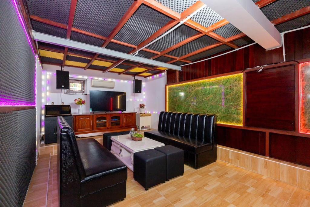 Villa 68 Hạ Long – View Biển – Đi Bộ Ra Biển – Phòng Karaoke Máy Lạnh