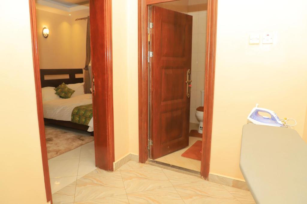 3Js suites, Kampala