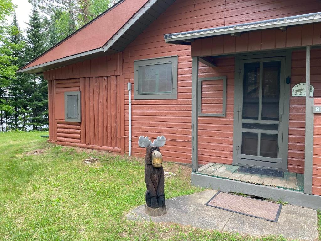 Gresham Shores-Smiling Moose #6, Arbor Vitae