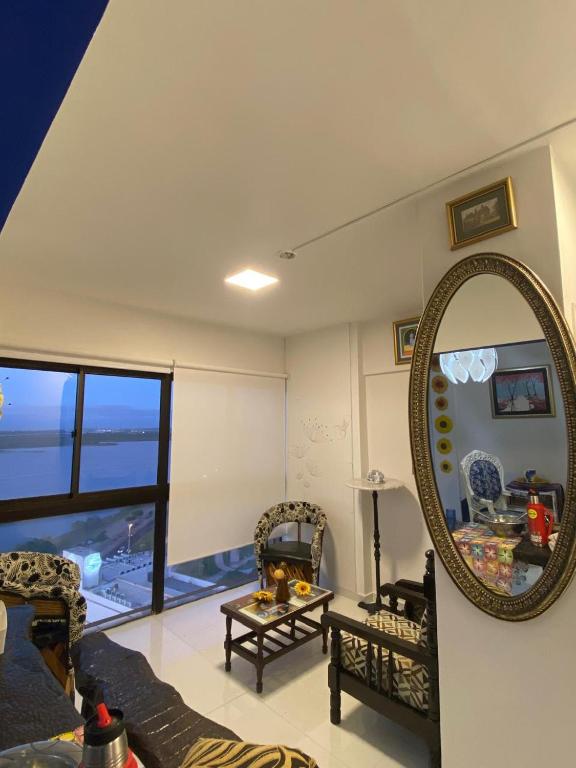 Moderno Dpto con Vista a la Bahía de Asunción - 3