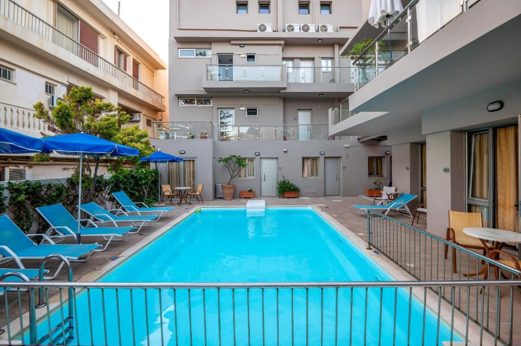 Blue Sky Hotel Apartments — Swimming pool in Rethymnon
