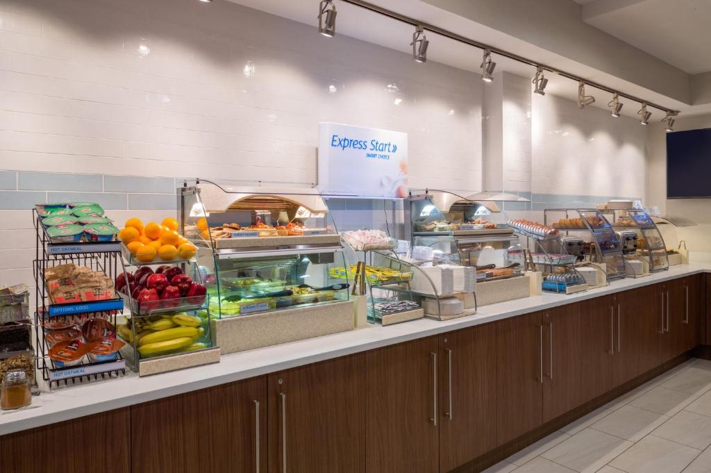 ホリデイ イン エクスプレス NYC チェルシー ノマド エリア (Holiday Inn Express NYC Chelsea - NoMad Area) お料理のイメージ