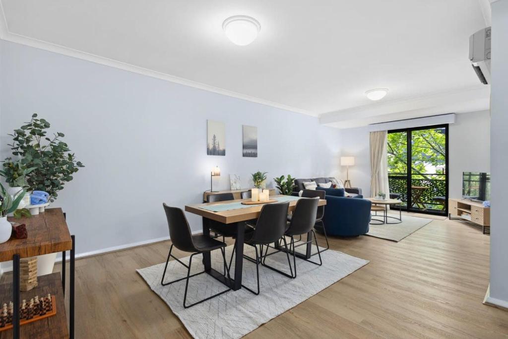 Exclusive Northbridge Apt w Wi-Fi Pool, Perth