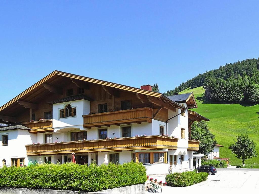 Apartment in Filzmoos near Ski Amadé - 3