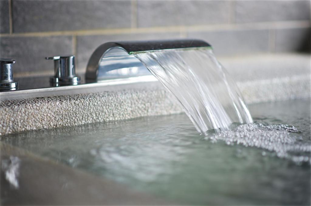 Hot spring bath