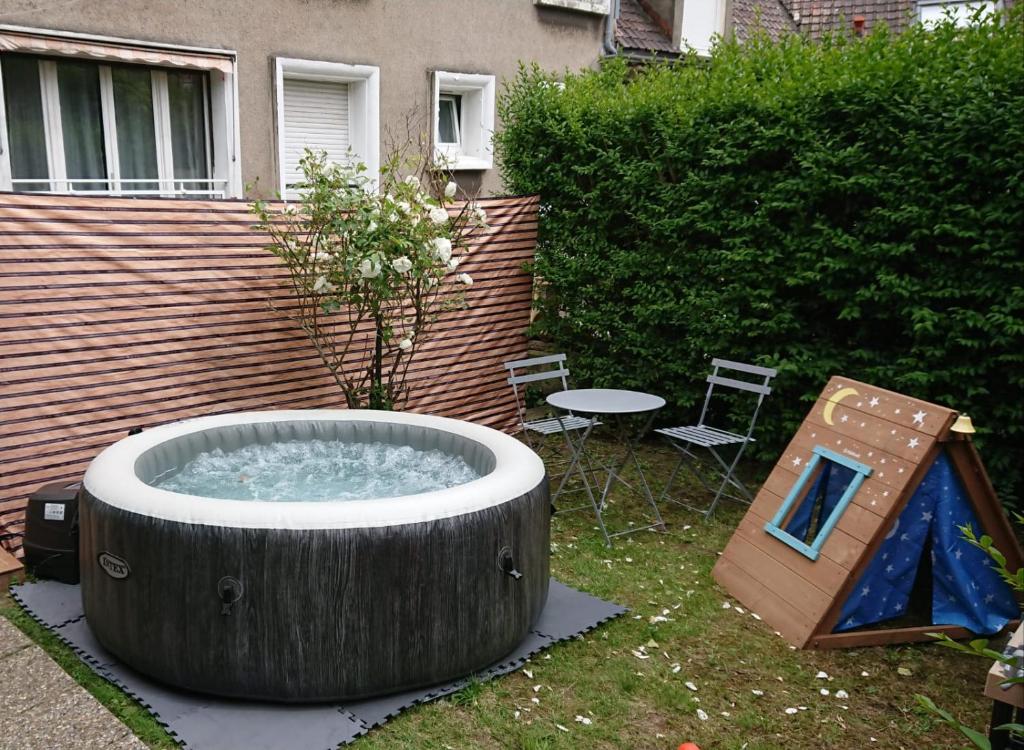 Spa , jardin 250m2 et appartement cosy de 60 m2 au centre, Boulogne-sur-Mer