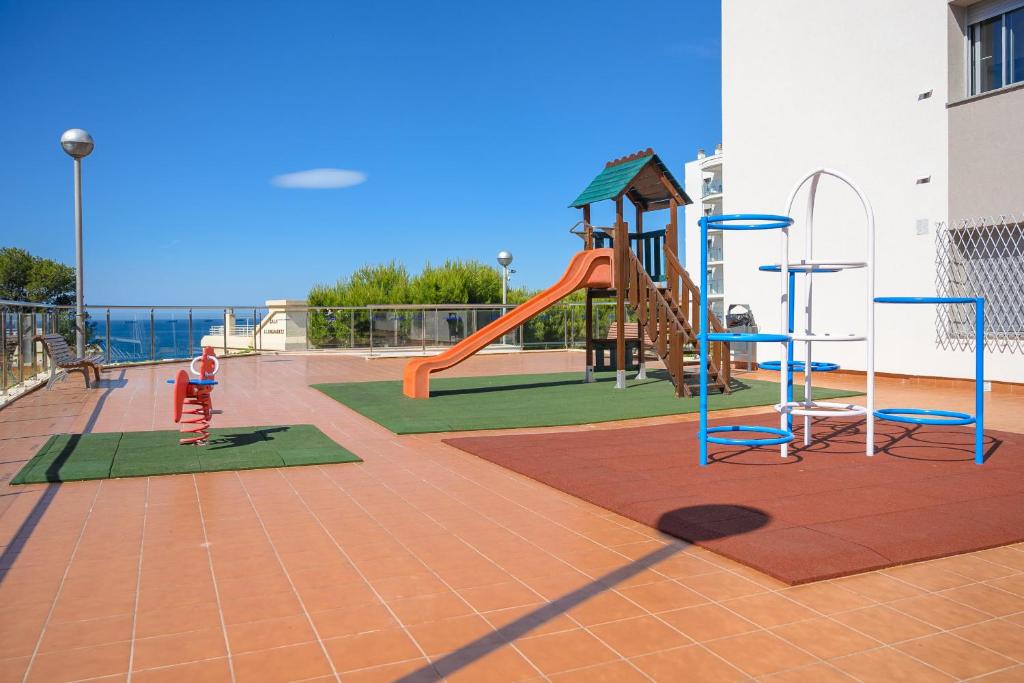 Albatros Family — Salou, Catalonia