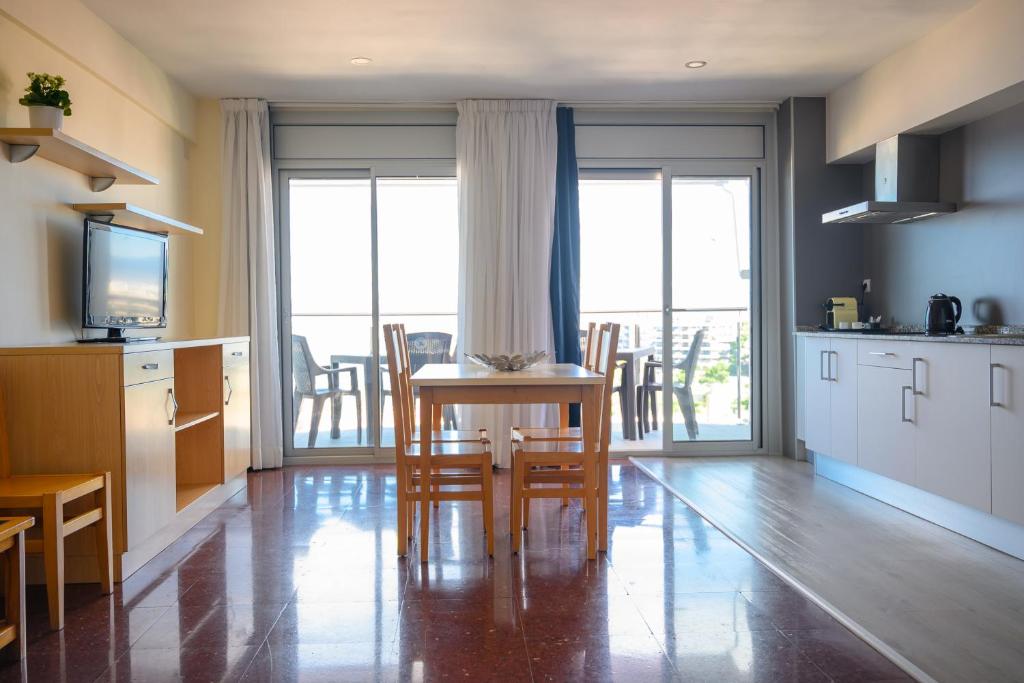 Albatros Family — Salou, Catalonia