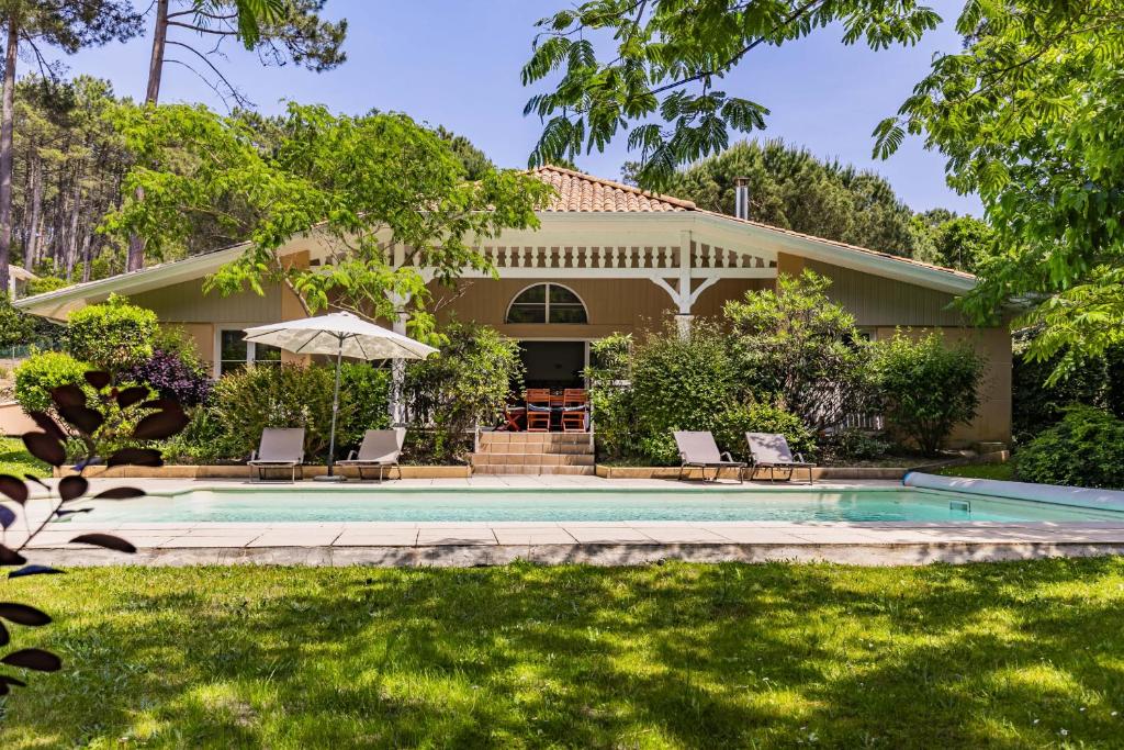 Villa familiale avec piscine dans la pinède à 4min de l'océan-AG13 - 2